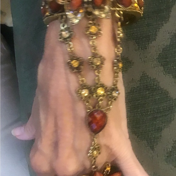 Butterfly Slave Bracelet with Ring - Picture 12 of 12